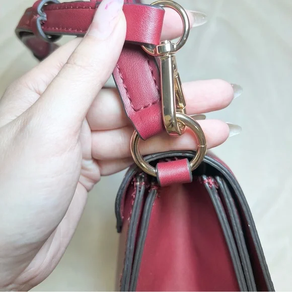 GUESS womens Evie Medium Shoulder Bag Purse Cranberry - Picture 7 of 14